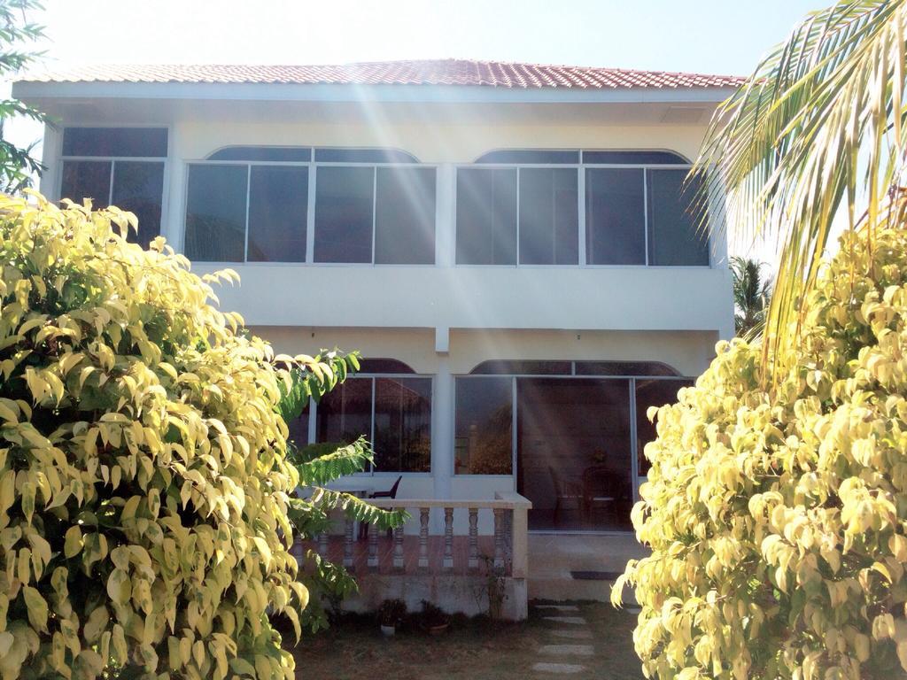 Oslob Garden Stay Beach Resort エクステリア 写真